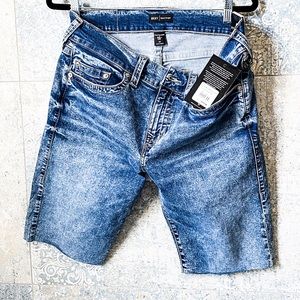 NWT TRUE RELIGION Ricky Jeans Shorts Relaxed Straight Size 32